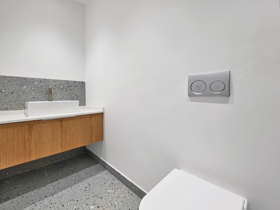 To Let 2 Bedroom Property for Rent in Green Point Western Cape